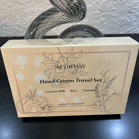 AESTHTANY HAND CREAM TRAVEL SET-NWT - Picture 6 of 6